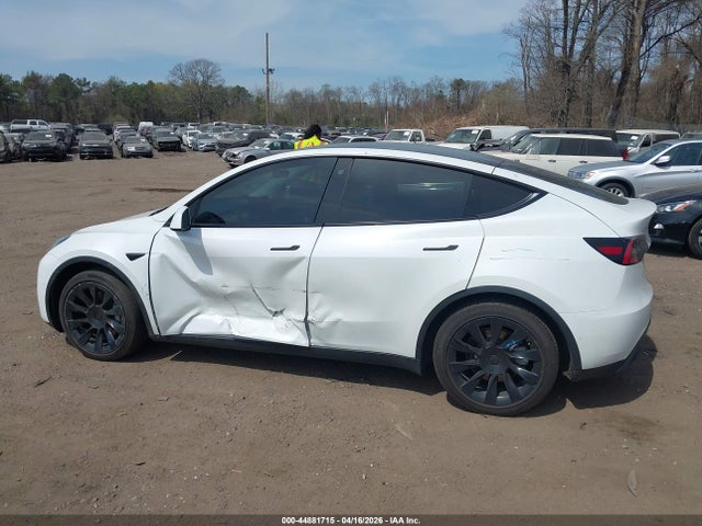 Tesla Model Y Long Range Dual Motor All-wheel Drive