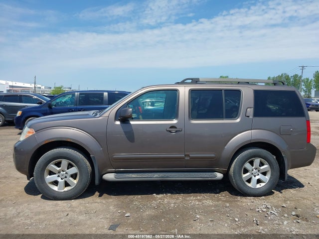Nissan Pathfinder Se
