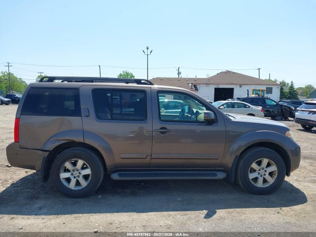 Nissan Pathfinder Se