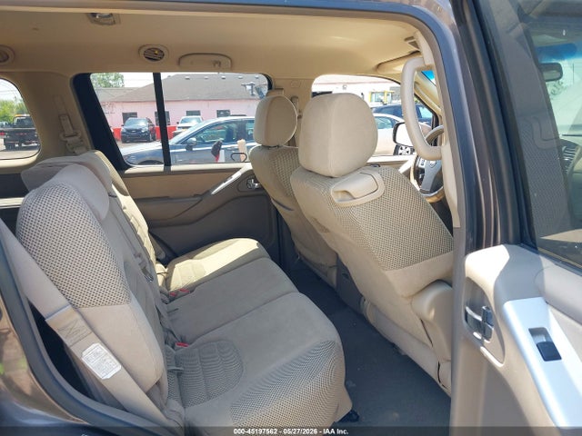 Nissan Pathfinder Se
