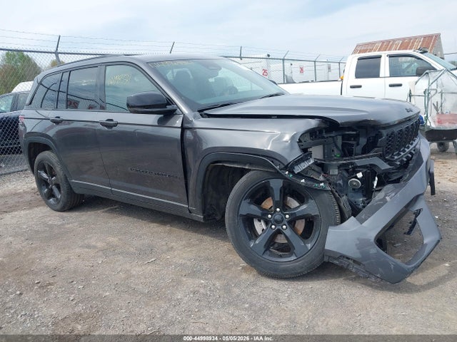 Salvage Jeep Grand Cherokee Image