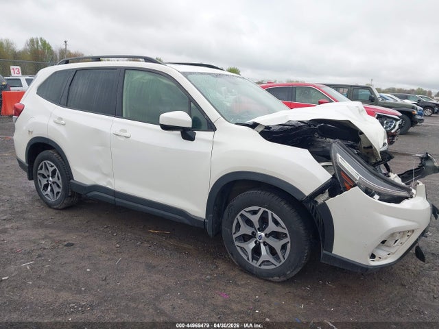 Salvage Subaru Forester Image