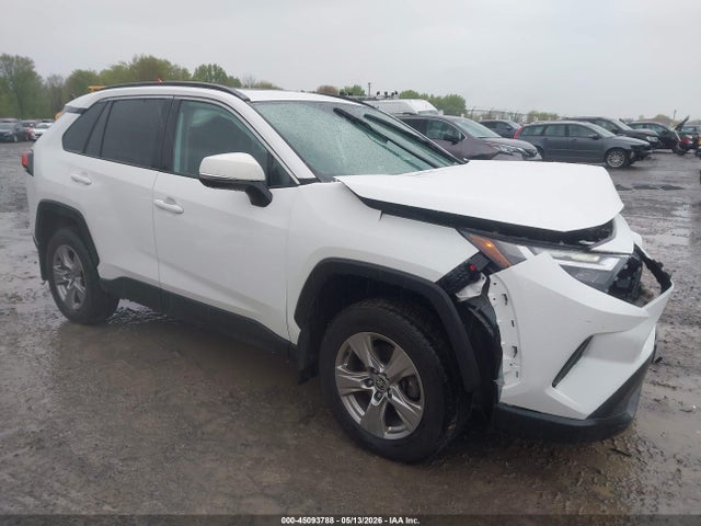 Salvage Toyota RAV4 Image