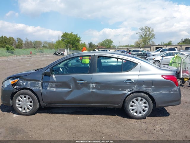 Nissan Versa