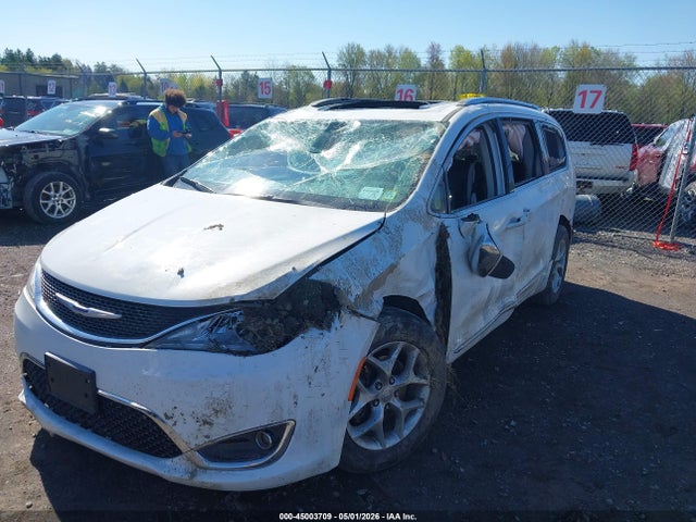 Chrysler Pacifica Limited