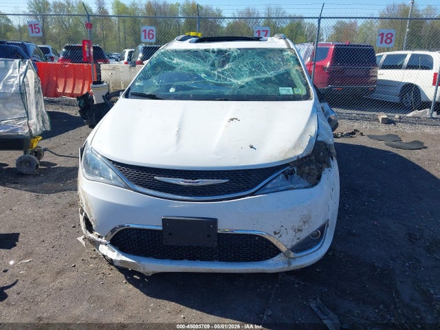 Chrysler Pacifica Limited