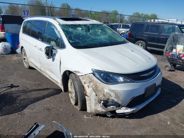 Salvage Chrysler Pacifica Image