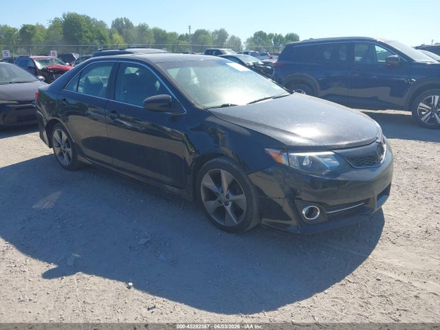 Salvage Toyota Camry Image