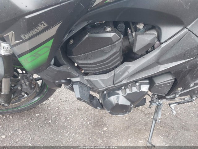 Kawasaki Zr800 B