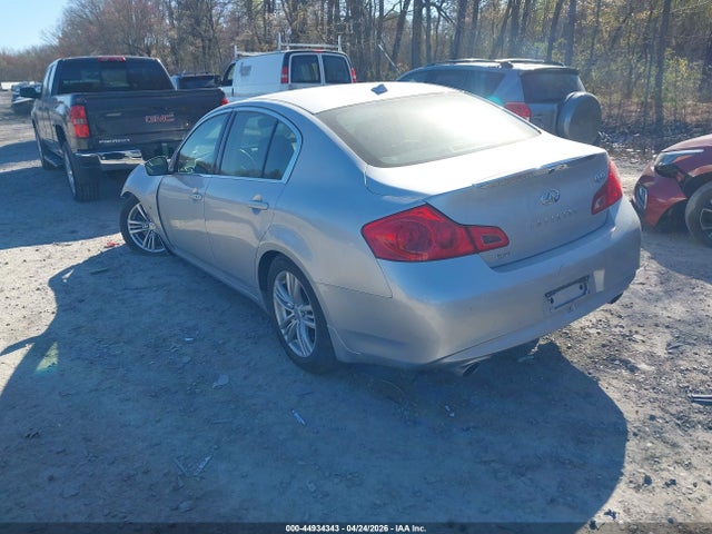 INFINITI Q40