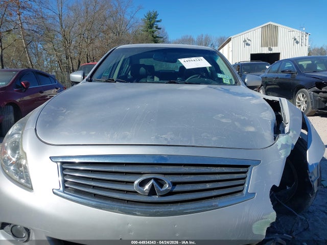 INFINITI Q40