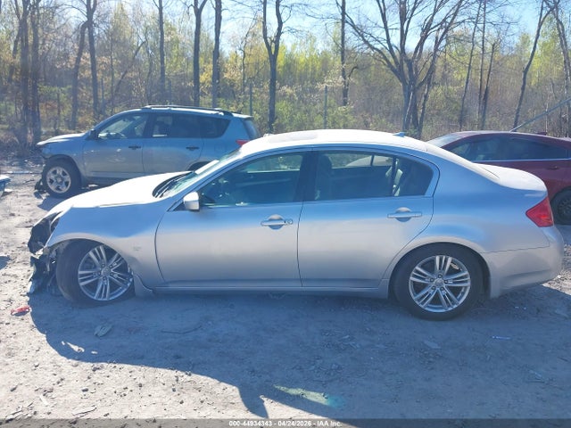 INFINITI Q40
