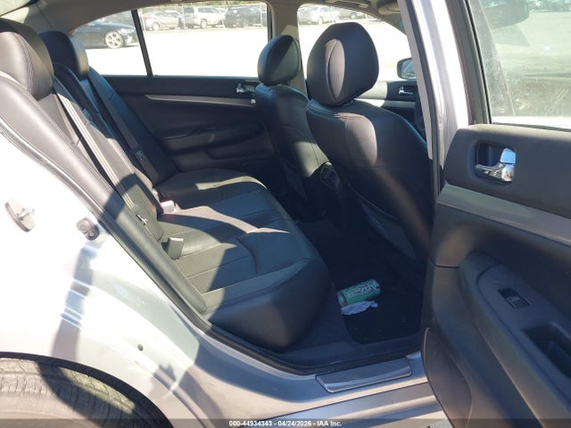 INFINITI Q40
