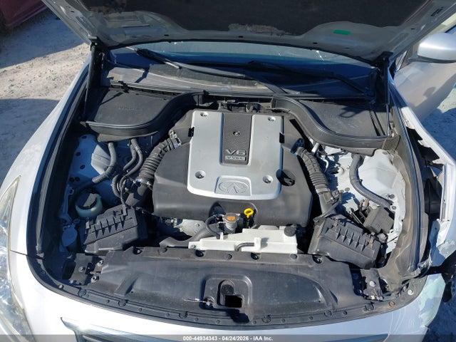 INFINITI Q40