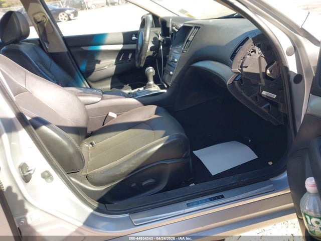 INFINITI Q40