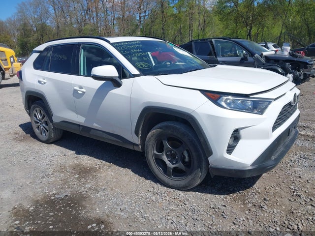 Salvage Toyota RAV4 Image