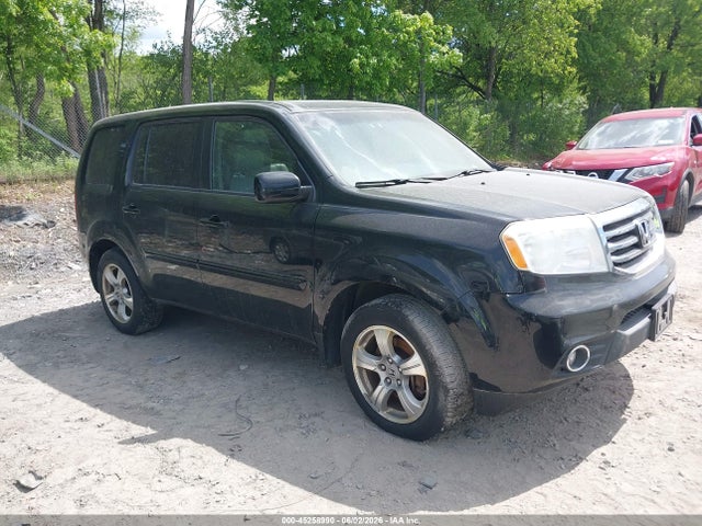 Salvage Honda Pilot Image
