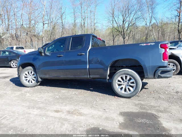 Chevrolet Silverado 1500 4wd  Standard Bed Custom