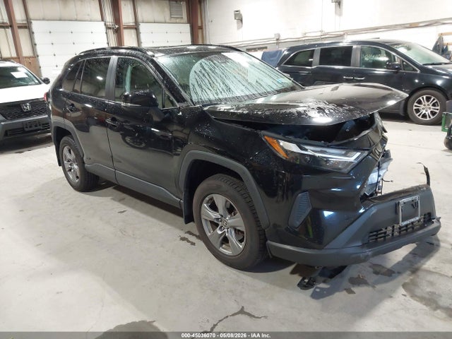 Salvage Toyota RAV4 Image