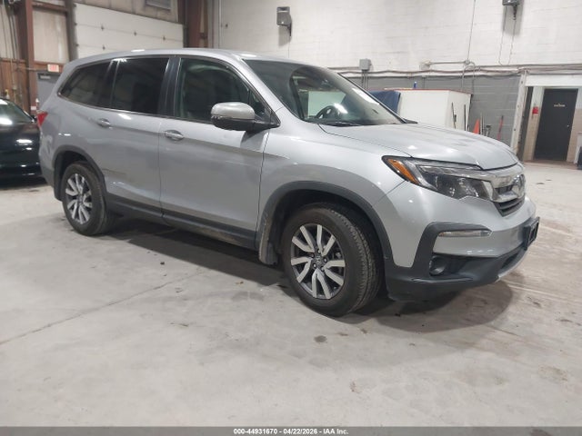 Salvage Honda Pilot Image