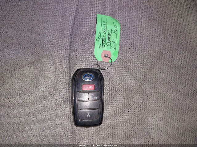 Toyota Sienna Le