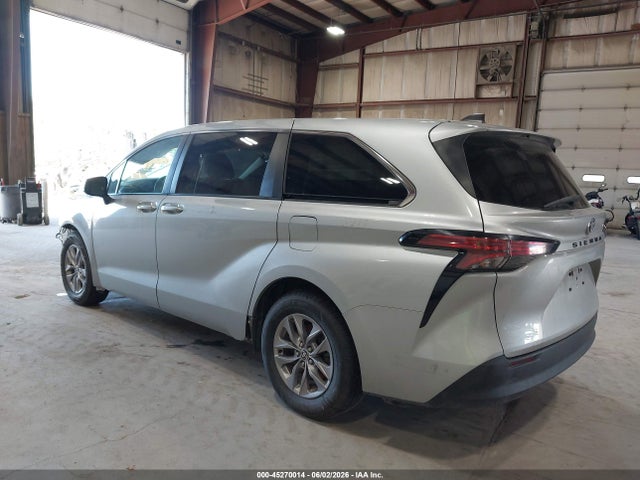 Toyota Sienna Le