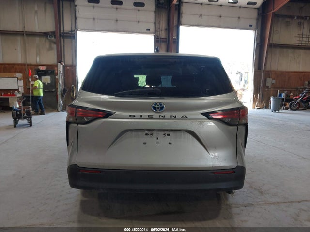 Toyota Sienna Le