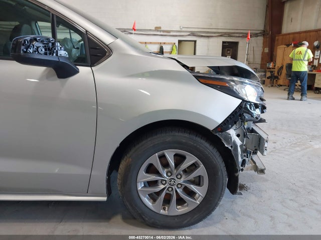 Toyota Sienna Le