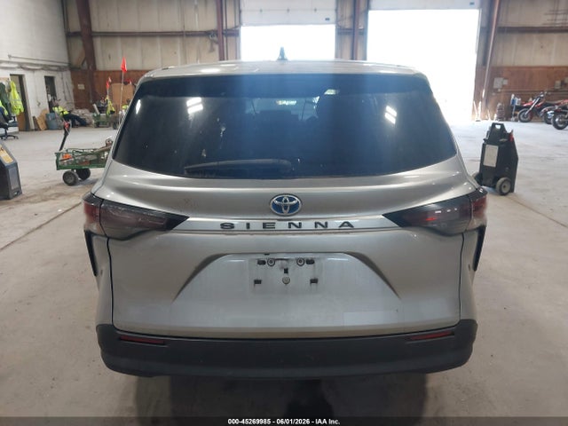 Toyota Sienna Le