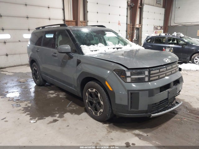 Salvage Hyundai SANTA FE Image