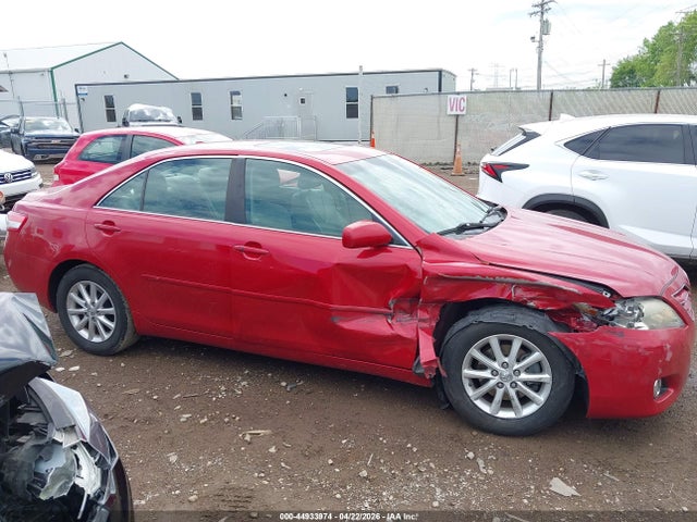 Toyota Camry Xle V6