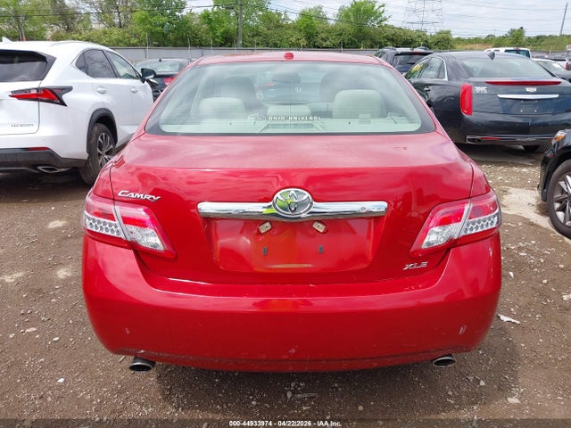 Toyota Camry Xle V6