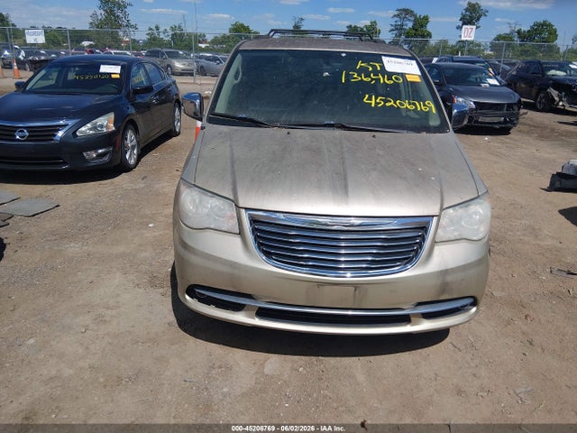 Chrysler Town & Country Touring-l