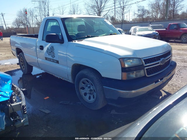 Salvage Chevrolet Silverado 1500 Image