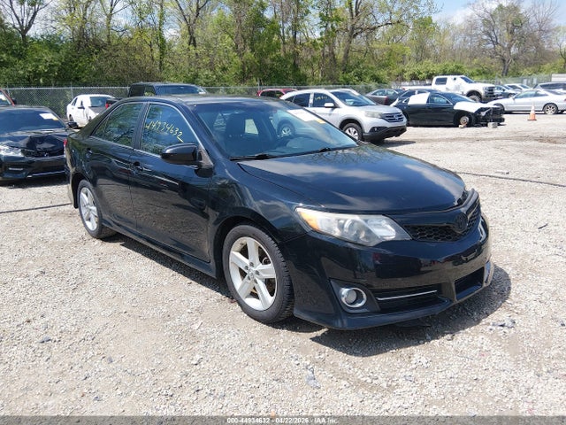 Salvage Toyota Camry Image