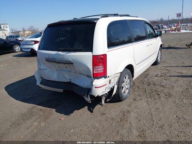 Chrysler Town & Country Touring