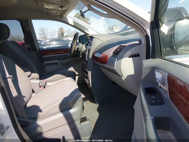 Chrysler Town & Country Touring
