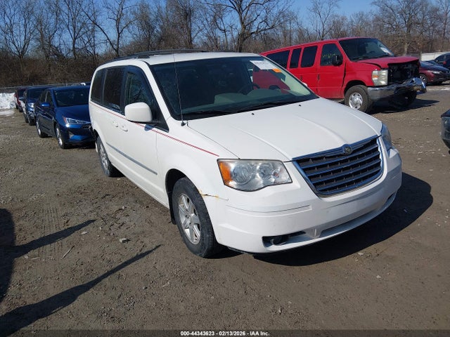 Salvage Chrysler Town & Country Image