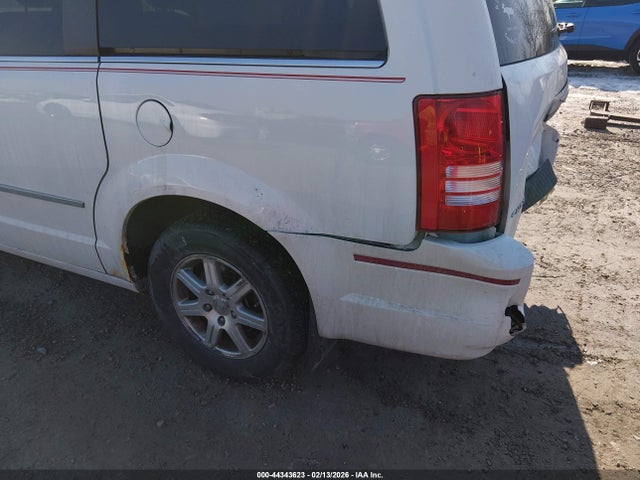 Chrysler Town & Country Touring