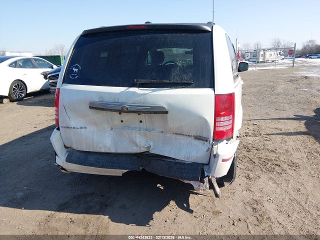 Chrysler Town & Country Touring