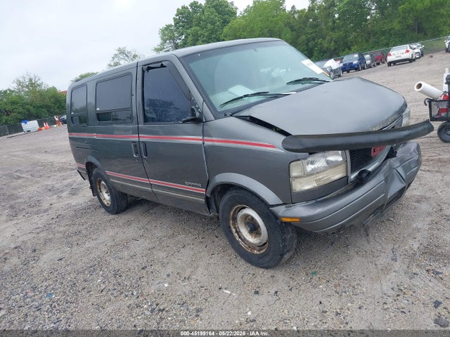 Salvage GMC Safari Image