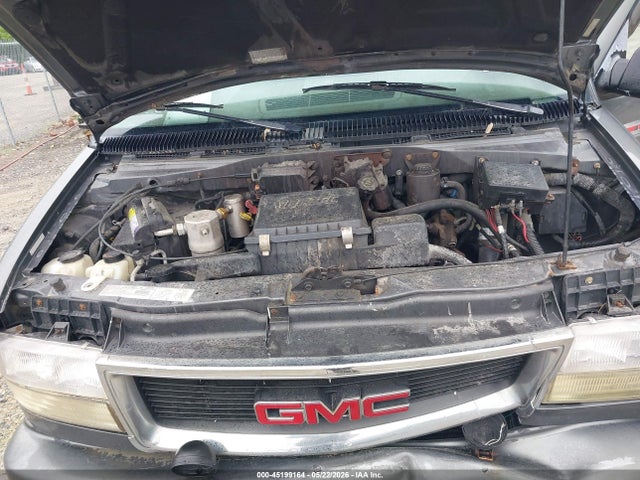 GMC Safari Standard