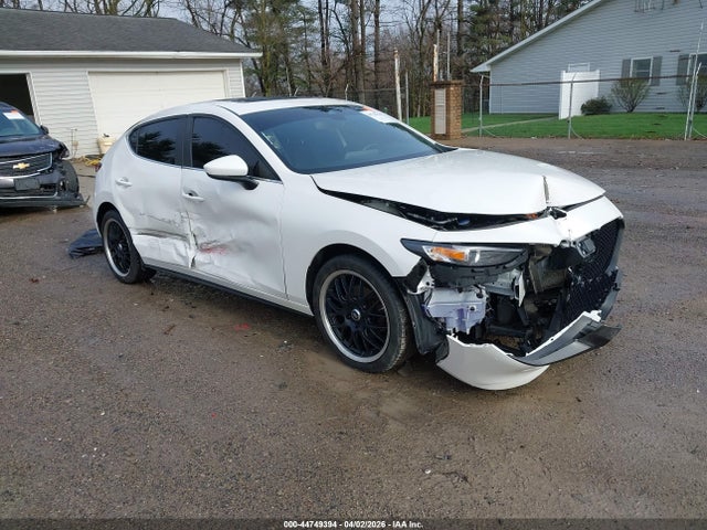 Salvage Mazda Mazda3 Image