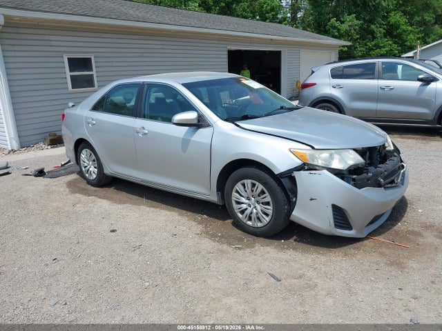Salvage Toyota Camry Image
