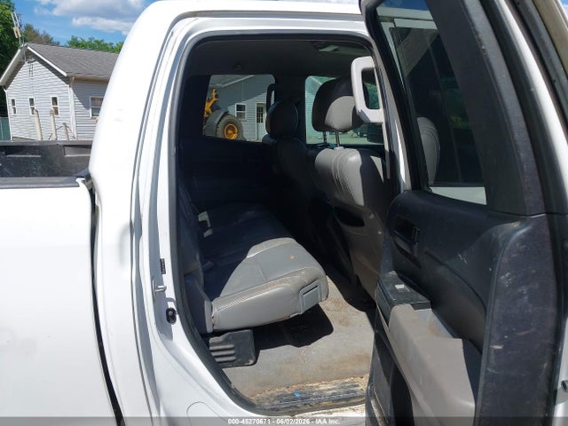 Toyota Tundra Sr5 V8