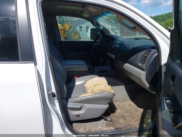 Toyota Tundra Sr5 V8