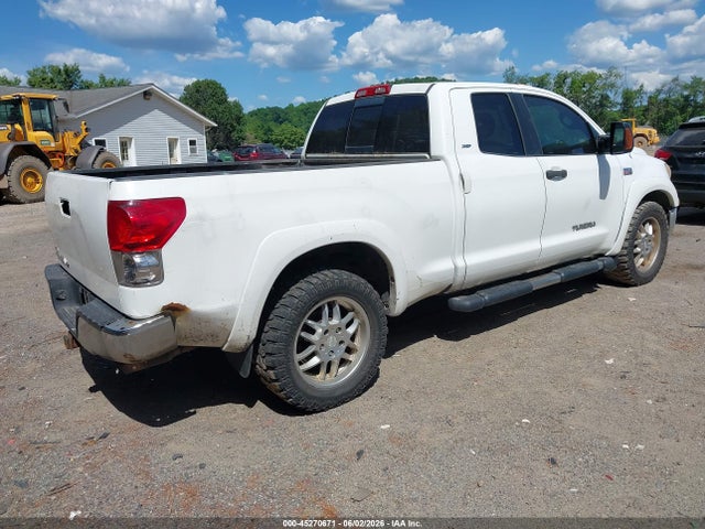 Toyota Tundra Sr5 V8