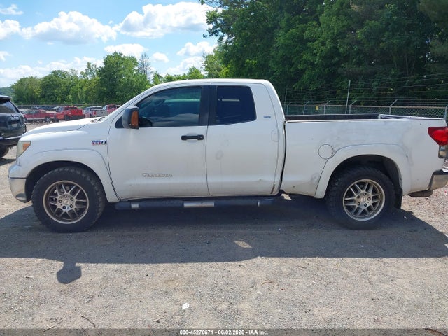 Toyota Tundra Sr5 V8