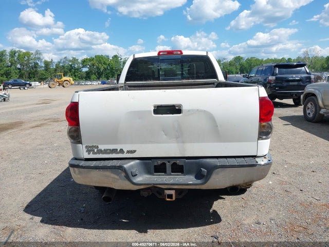 Toyota Tundra Sr5 V8