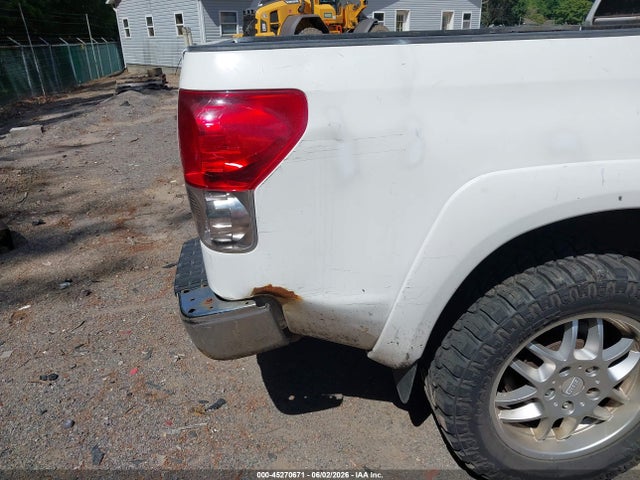 Toyota Tundra Sr5 V8